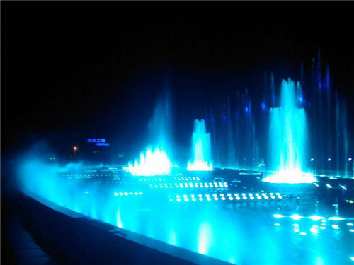 “洱海之恋”音乐喷泉与您相约云南洱海！