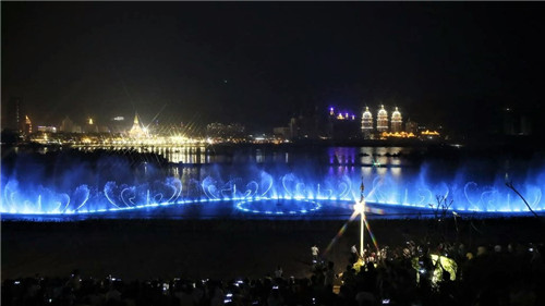 西双版纳景洪澜沧江音乐喷泉，满满的都是民族色彩